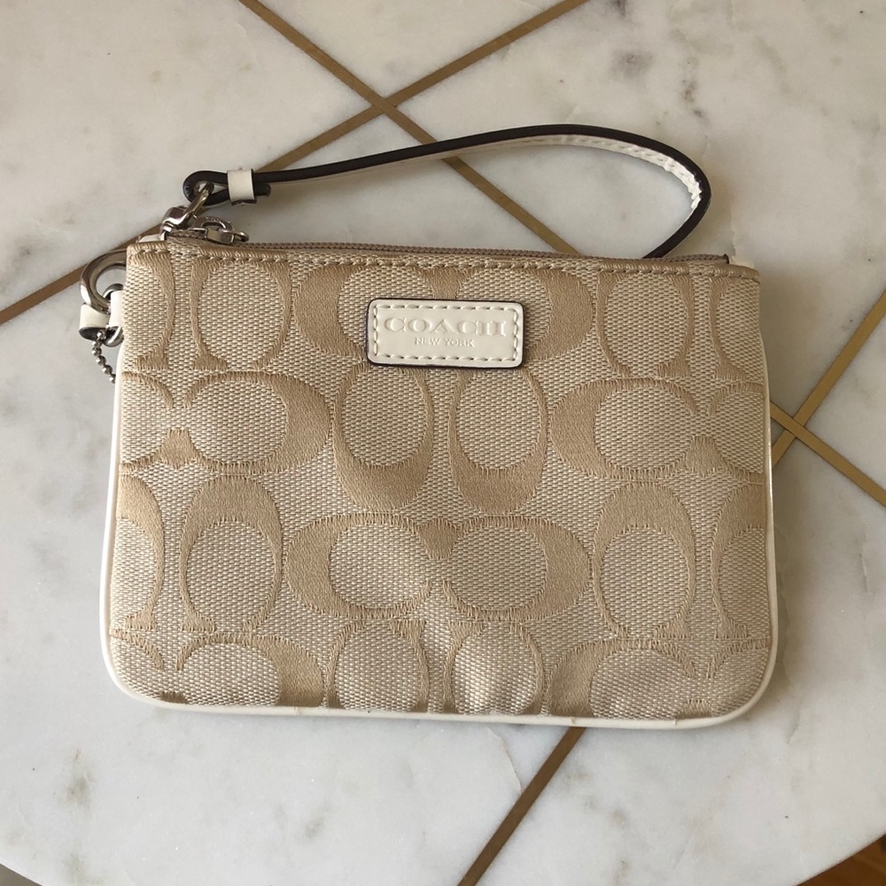 Coach wristlet NWOT